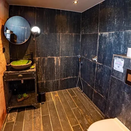 Barka Galapagos * Cracovia