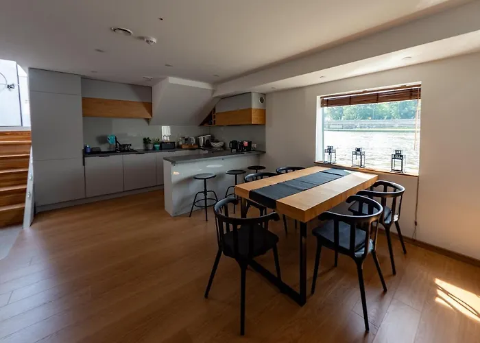 Barka Galapagos كراكوفيا