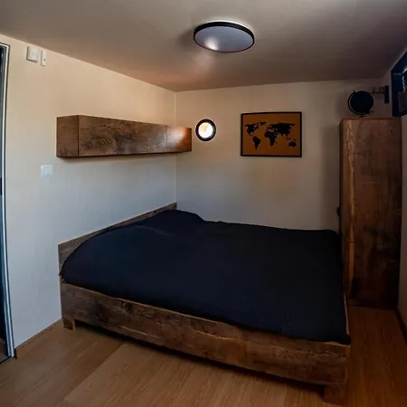 Barka Galapagos 크라쿠프