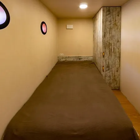 Barka Galapagos * Kraków