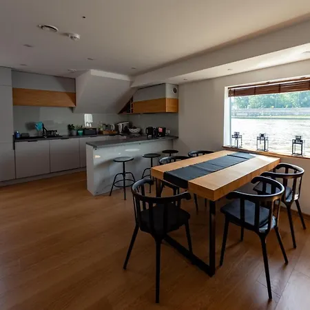 Barka Galapagos Kraków