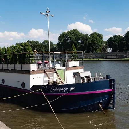 Barka Galapagos * Kraków